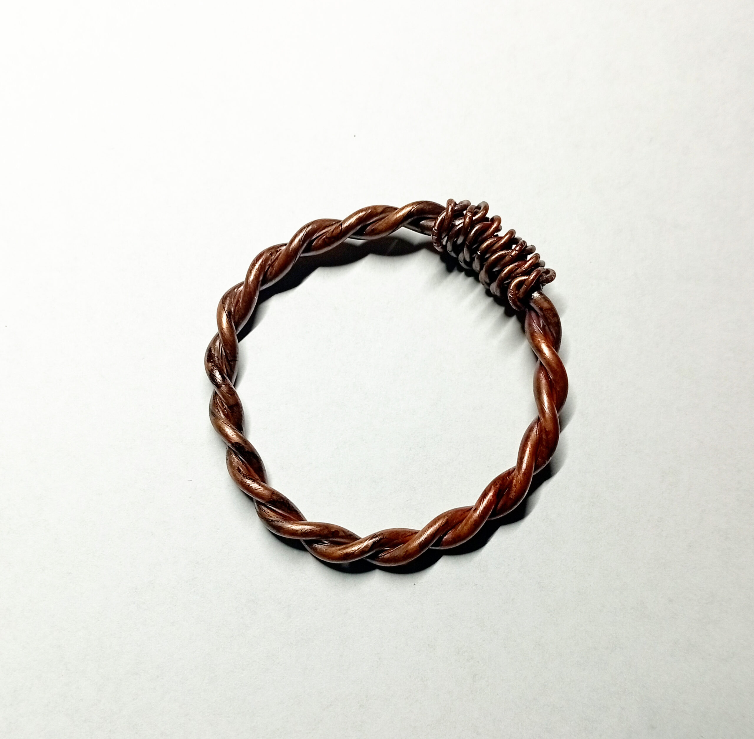 1/4 Royal Cubit Bronze-Oil copper tensor ring on white background